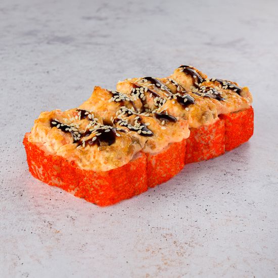 Запеченный ролл с лососем и креветкой