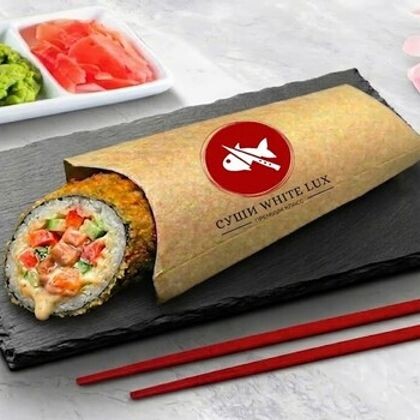 Шаверма с жареным лососем в темпуре