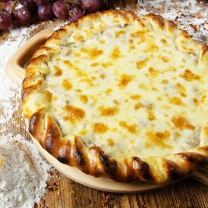 Фирменное хачапури «Батоно»