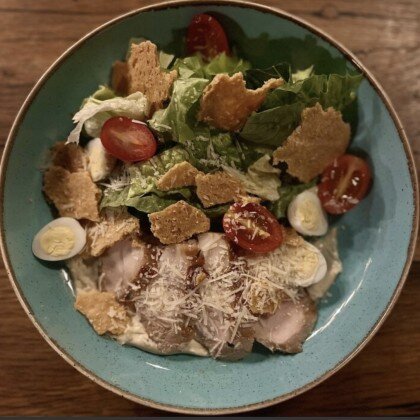 Салат «Цезарь» с куриной грудкой