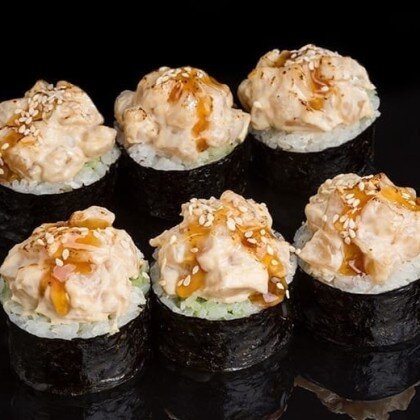 Запеченный ролл с окунем и креветками