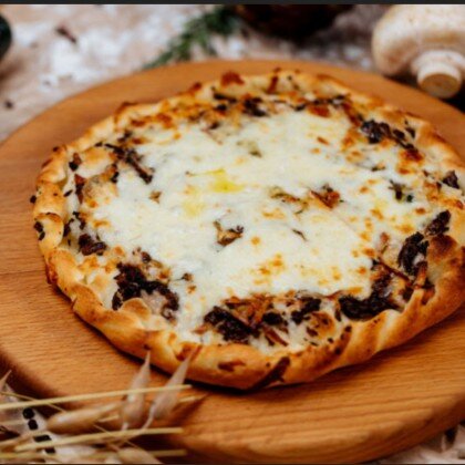 Хачапури с цыпленком, грибами и копченым сыром сулугуни