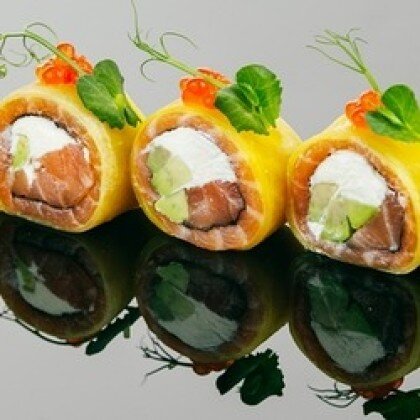 Ролл с лососем в такуане (8 шт)