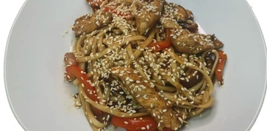 Удон с курицей