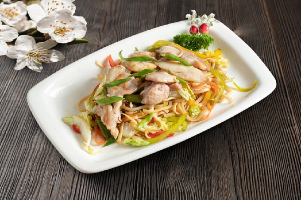 Яки удон курица