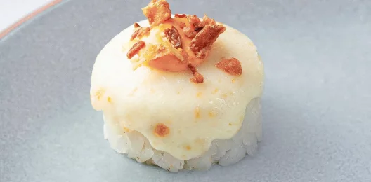 Запеченный цыпленок криспи с соусом спайси
