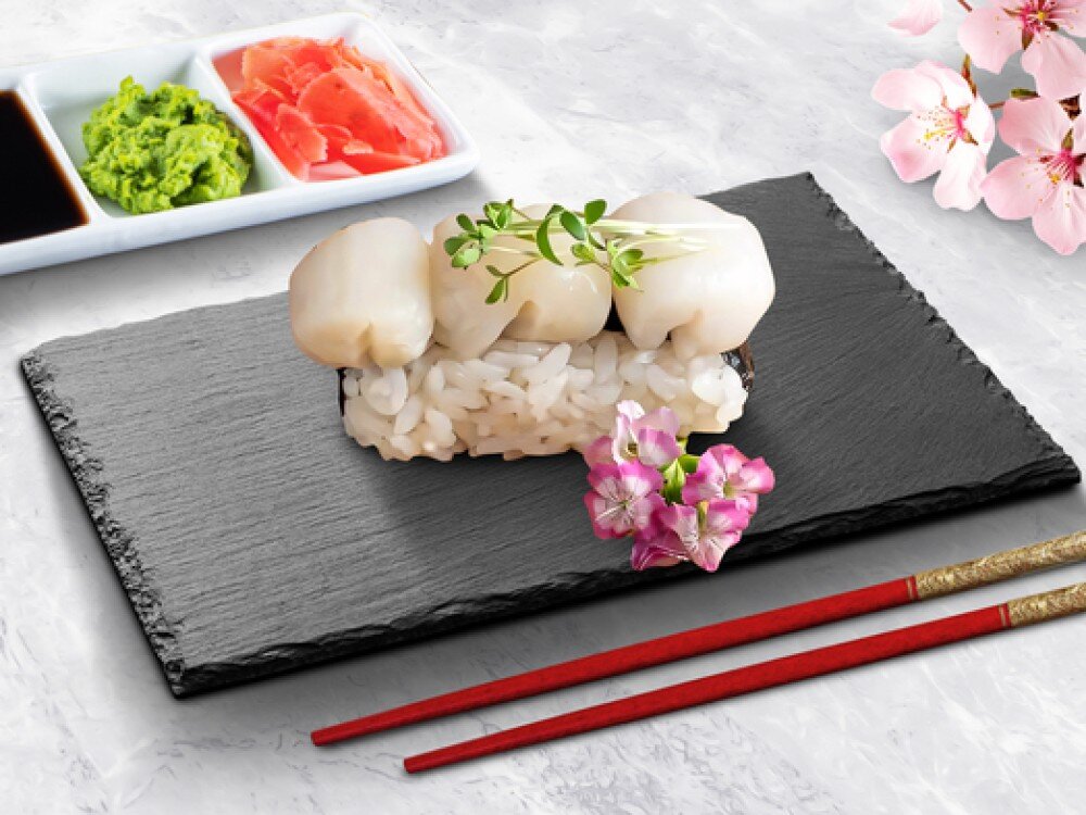 Нигири с морским гребешком