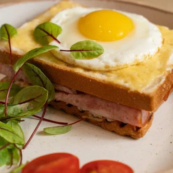 Крок-Мадам с ветчиной