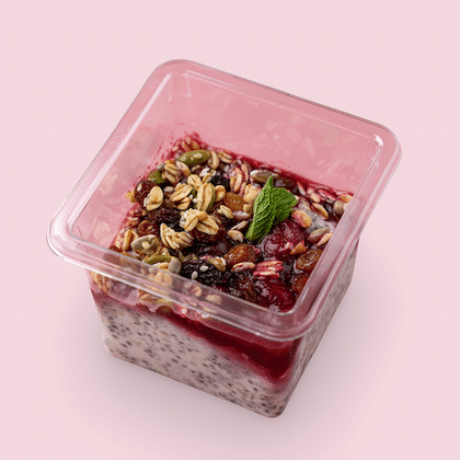 Сливочная овсянка с чиа,вишней и гранолой