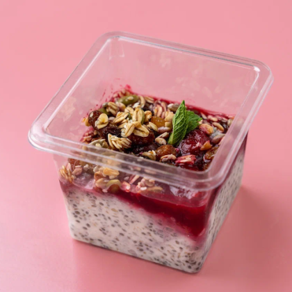 Сливочная овсянка с чиа,вишней и гранолой