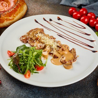 Телятина с грибами