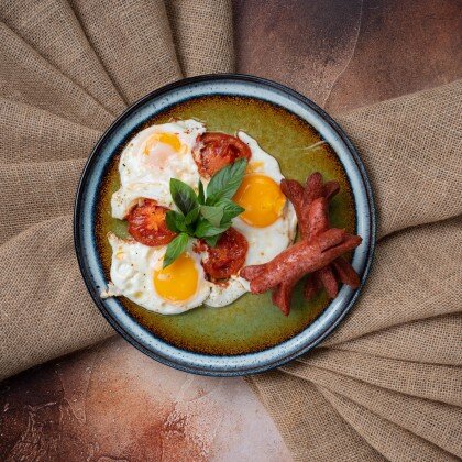 Глазунья с сосиской