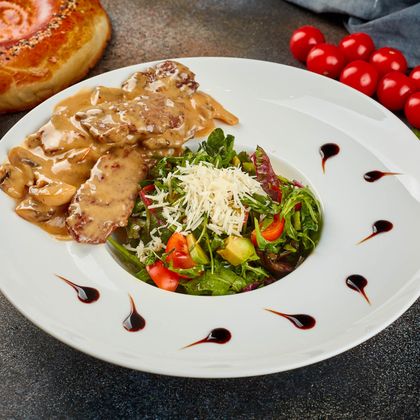 Руккола с телятиной