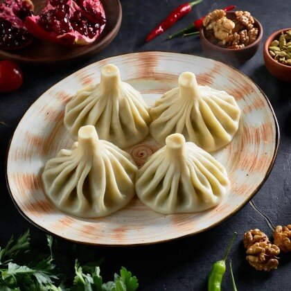 Грузинские хинкали с сыром сулугуни