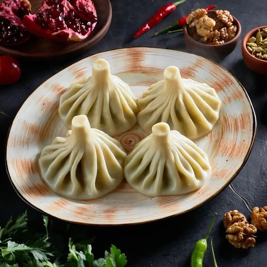 Грузинские хинкали с сыром сулугуни