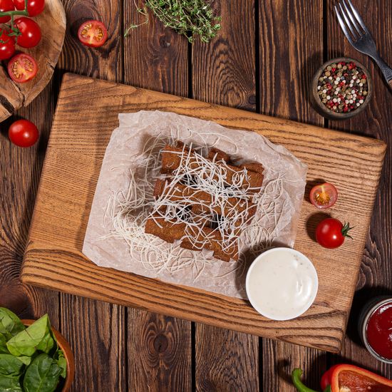 Гренки с чесночным соусом