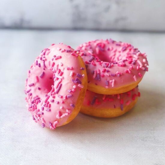 Пончик "Ягодный"