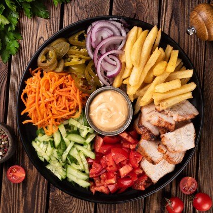 Шаверма Биг Мак  на тарелке