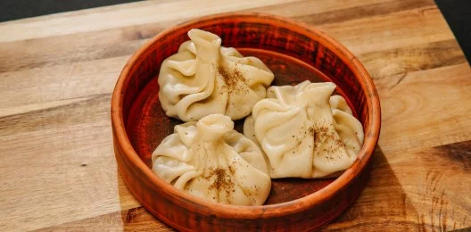 Хинкали с вишней и корицей