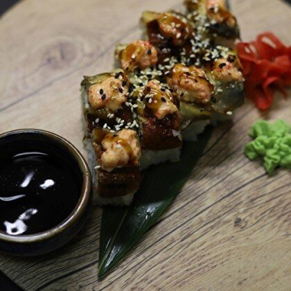 Ролл запеченный с угрем