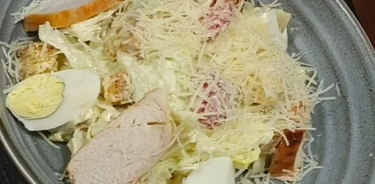 Цезарь с курицей