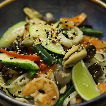 Вок с морепродуктами