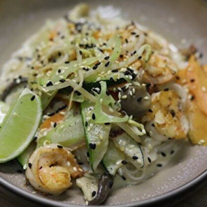 Вок с креветкой