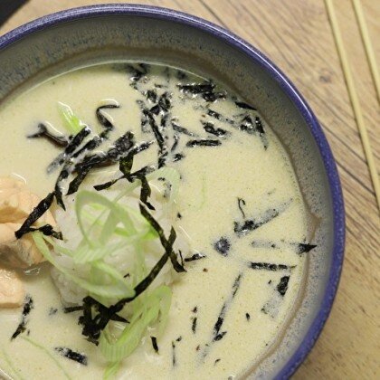 Японский суп с лососем и рисом