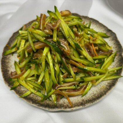 3. Ушки с огурцом