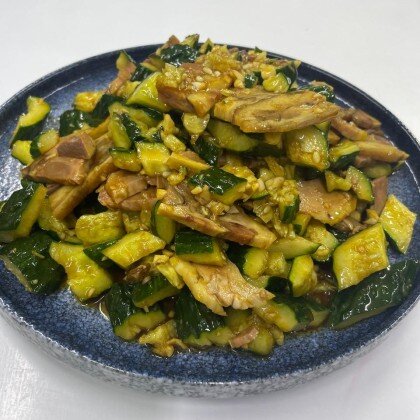 5. Рулька с огурцом