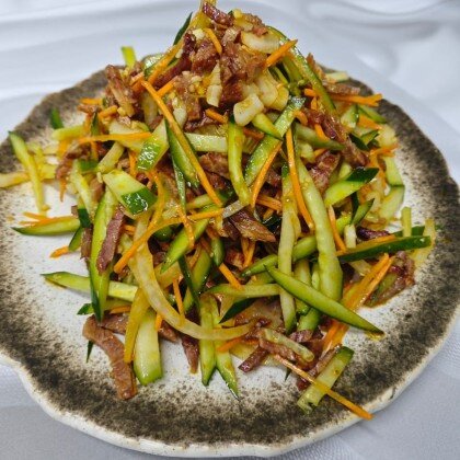 2. Язык с огурцом