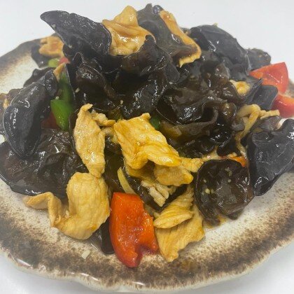 33. Древесные грибы со свининой