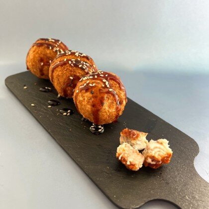 Рисовые шарики с угрем