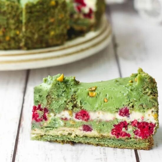 Торт Фисташковый с малиной