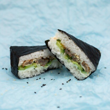 Онигири с угрем