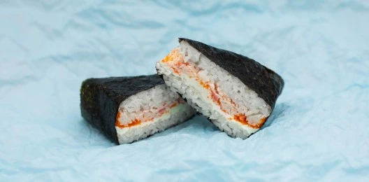 Онигири с креветкой