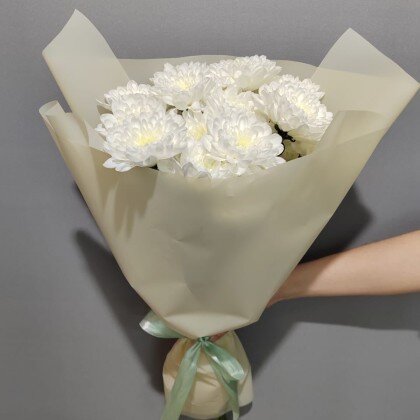 Букет из 5 Кустовых хризантем Алтай.