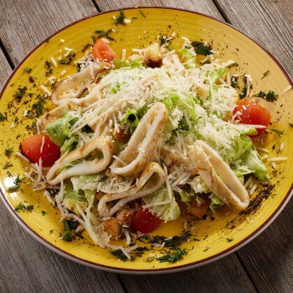 Салат с кальмаром