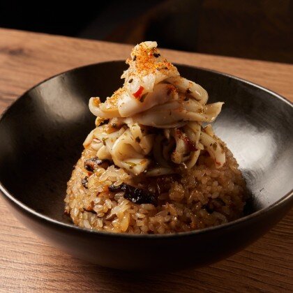 Жаренный рис с кальмаром