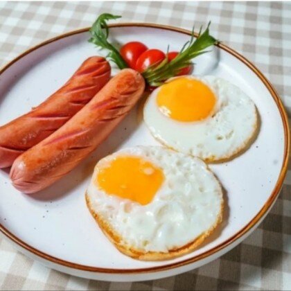 Яичница с сосиской