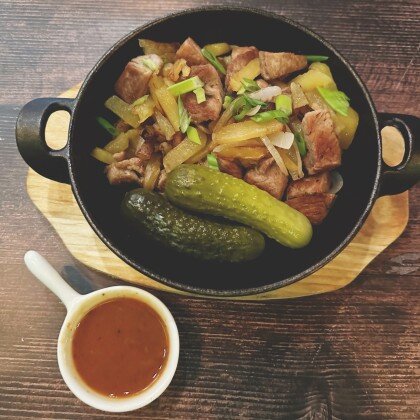 Горячая сковородка со свининой