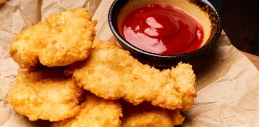 Стрипсы куриные с томатным соусом