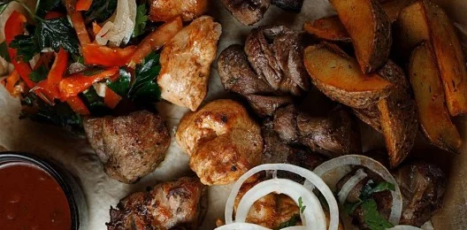 Шашлычная тарелка микс