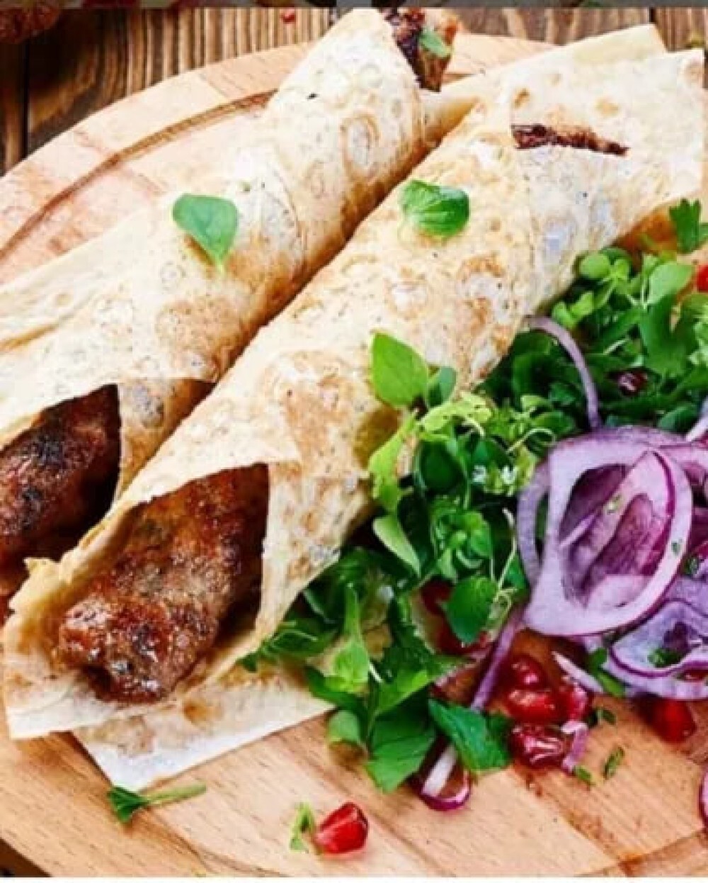 Люля-кебабом с курицы в лаваше