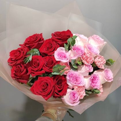 Букет с Розами и Диантусами