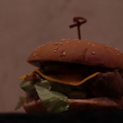 Бургер с рёберным мясом