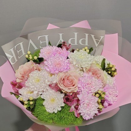 Букет с Кустовой хризантемой и розами