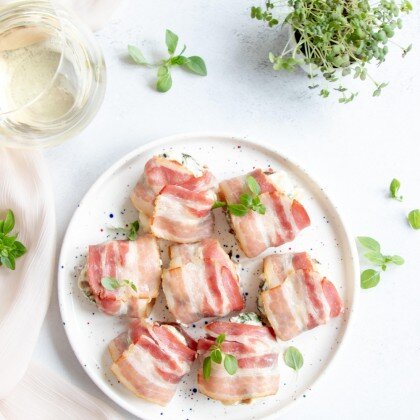 Грибы с творожным сыром и беконом на углях