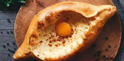 Хачапури по-аджарски
