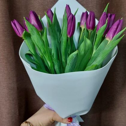 Букет из 13 Фиолетовых тюльпанов